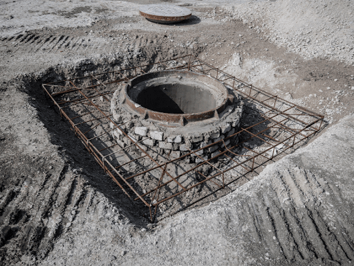 How are manholes made?